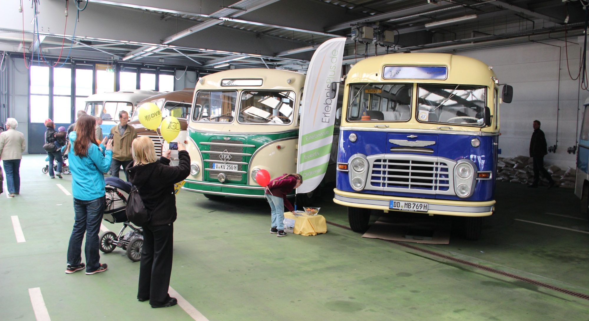 Mehrere Oldtimerbusse zum DVB Fest 2014
