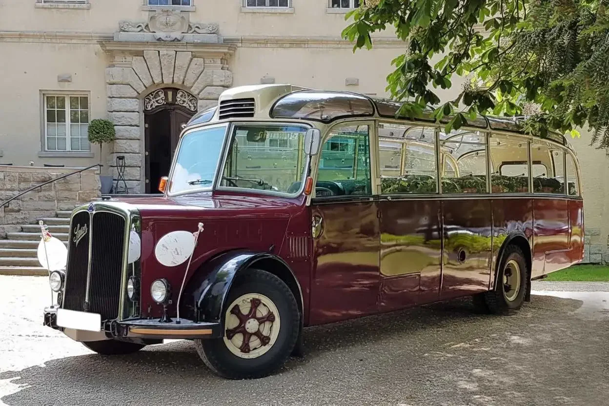 Oldtimerbus Saurer in Berlin & Potsdam miete Oldtimerbus "Saurer" zur Hochzeit in Berlin