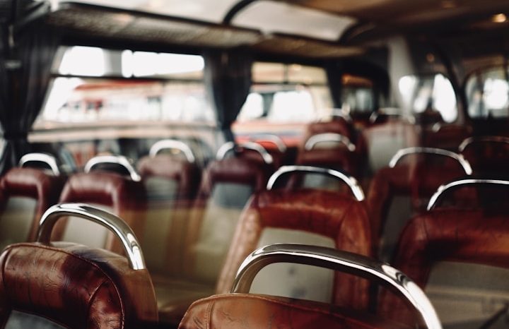 Sitze im Oldtimerbus Sitzanordnung im Oldtimerbus